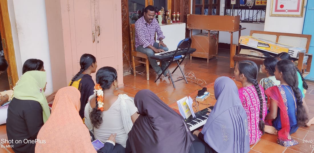 Keyboard and music class